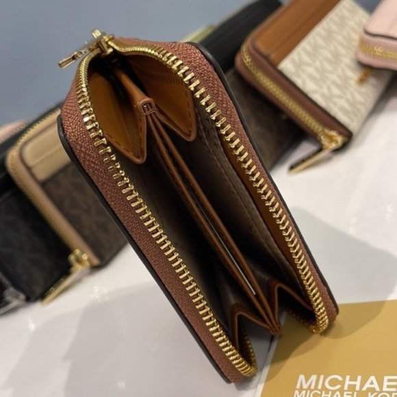 Michael Kors Jet Set Travel Medium Zip Around Card Case Brown - Picture 8 of 15